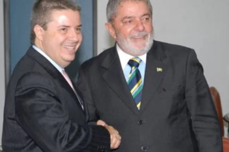 Lula e Anastasia: o candidato do PSDB pode ganhar no primeiro turno (.)