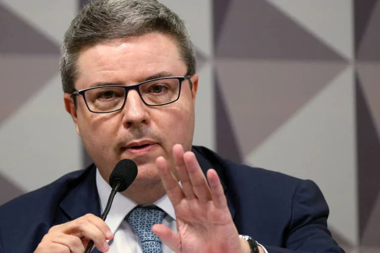 
	Ant&ocirc;nio Anastasia: advogado de acusa&ccedil;&atilde;o, Jo&atilde;o Correia Serra, elogiou o parecer de Anastasia
 (Adriano Machado / Reuters)