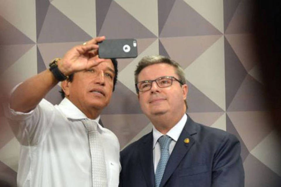 Parecer de Anastasia destaca que impeachment não é golpe