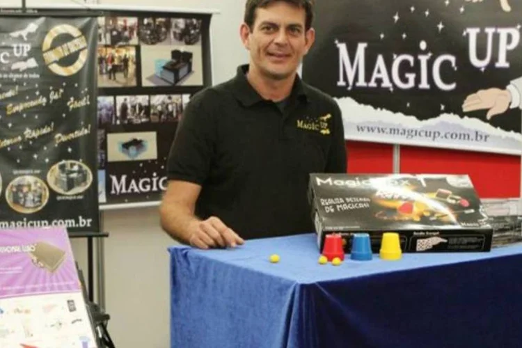Anderson Morgado, proprietário da Magic Up: loja vende mais de 600 tipos de brinquedos e possui atualmente três franquias (Aline Peixoto/ASN)