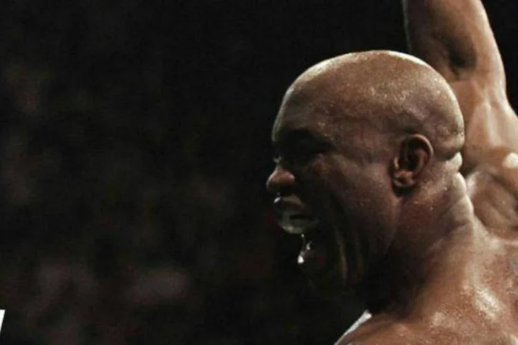 
	Anderson Silva: ag&ecirc;ncia online de viagens estampar&aacute; marca na parte frontal do cal&ccedil;&atilde;o utilizado pelo atleta
 (Divulgação)