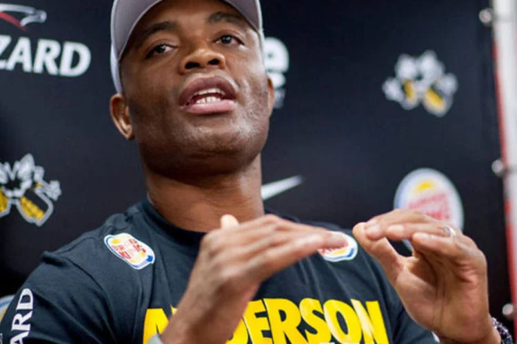 
	Anderson Silva: &quot;Tenho mais dez lutas no contrato, mas eu n&atilde;o luto mais pelo cintur&atilde;o&quot;
 (Getty Images)