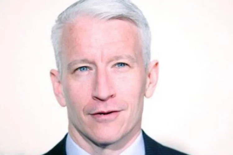 O apresentador da CNN Anderson Cooper: Cooper é o principal âncora do programa diário "Anderson Cooper 360", exibido pela CNN (©AFP/Getty Images/File / Astrid Stawiarz)