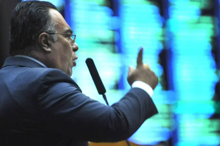 
	Deputado Andr&eacute; Vargas (Sem Partido) durante discurso no plen&aacute;rio da C&acirc;mara
 (Laycer Tomaz/Câmara dos Deputados)