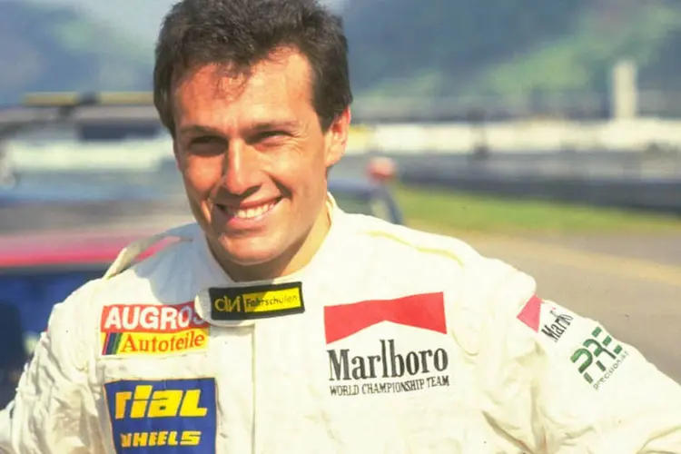 Andrea de Cesaris quando era piloto da equipe de Fórmula 1 Rial Cosworth, em uma foto de 1988 (Simon Bruty/Allsport/Getty Images)