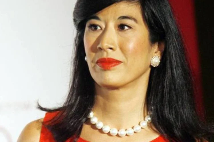 A executiva Andrea Jung deixará o cargo de CEO e passará a ocupar a presidência do conselho da empresa (Kevin Winter/Getty Images)