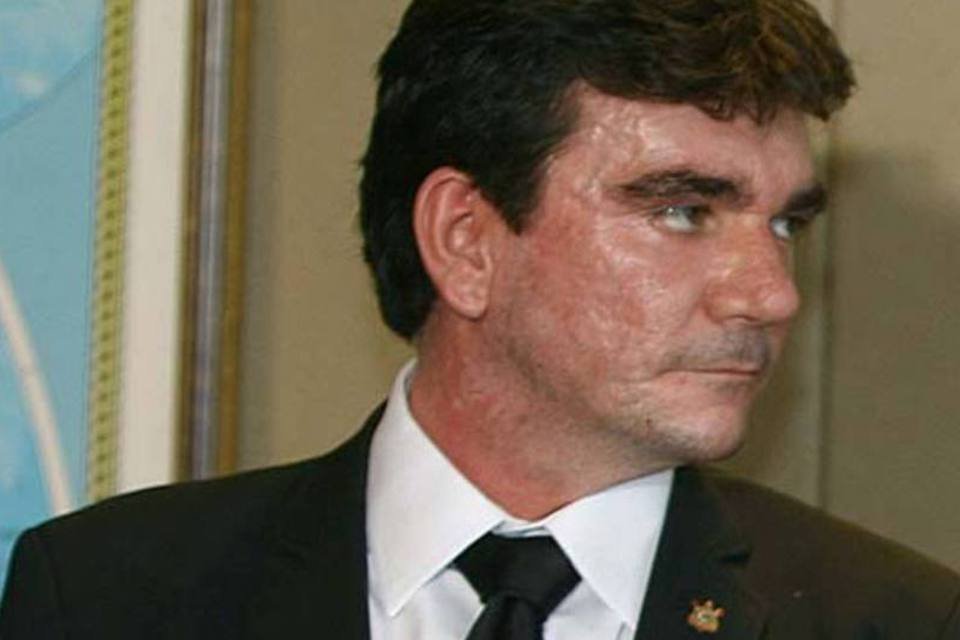 Corinthians confirma no Senado contrato individual com TV