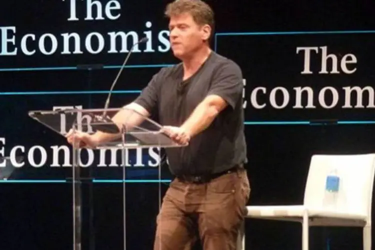 Historiador Andrew Keen em evento da Economist, de 2012 (Wikimedia Commons)