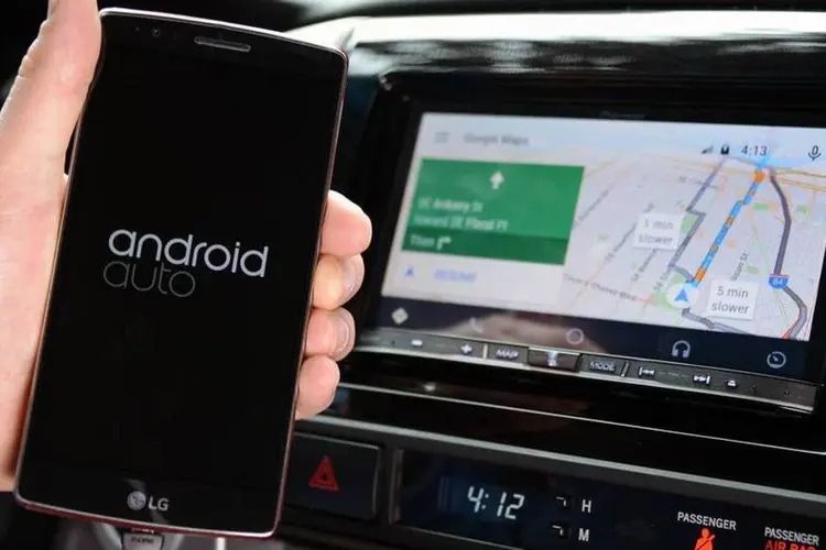 Android Auto: sistema automotivo leva smartphone ao painel de forma segura (Divulgação/Google)