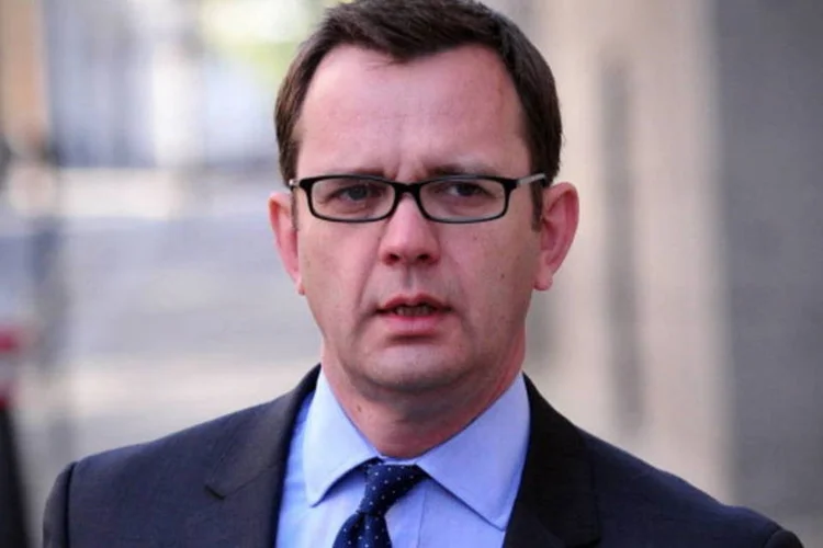 
	Andy Coulson: considerado culpado hoje pela Justi&ccedil;a por realizar escutas ilegais
 (Carl Court / Getty Images)