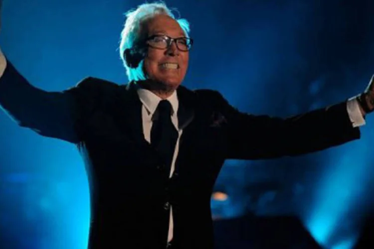 
	O cantor Andy Williams se apresenta em uma cerim&ocirc;nia em Nova York em 2009: Williams ganhou 18 discos de ouro e tr&ecirc;s de platina ao longo de sua carreira
 (Larry Busacca/Getty Images/AFP)