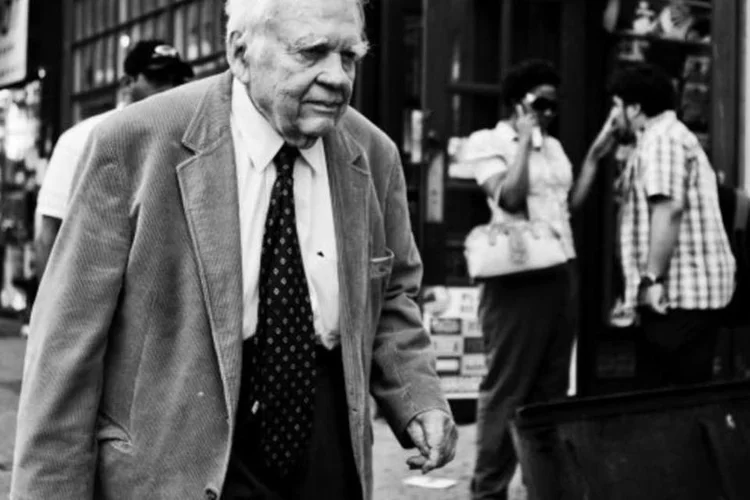 O comentarista começou sua carreira jornalística durante a Segunda Guerra Mundial e entrou na 'CBS' em 1949 (Wikimedia Commons)