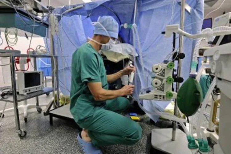 
	Anestesia:&nbsp;rela&ccedil;&atilde;o entre mortes e o&nbsp;anest&eacute;sico&nbsp;propofol foi confirmada
 (Jean-Sebastien Evrard/AFP)