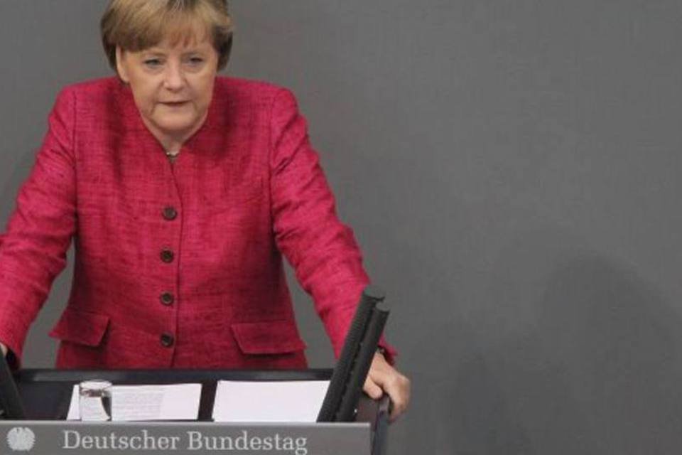 Merkel, segura de que sua coalizão apoiará fundo europeu