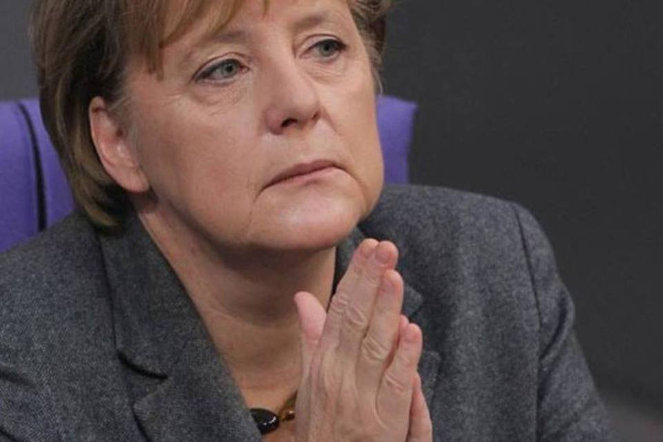 Merkel defende maior coordenação econômica na Europa