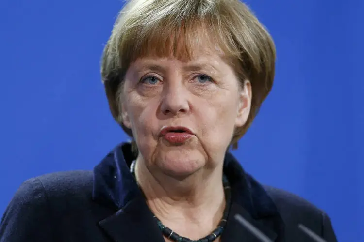 
	Merkel: chanceler alem&atilde; disse que n&atilde;o haver&aacute; nenhuma solu&ccedil;&atilde;o ao conflito sem os Estados Unidos, mas tamb&eacute;m n&atilde;o sem a R&uacute;ssia
 (Hannibal Hanschke/Reuters)