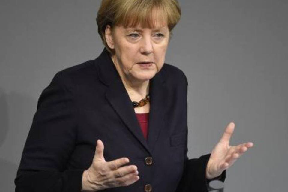 Imigrantes com fins econômicos devem ir embora, diz Merkel