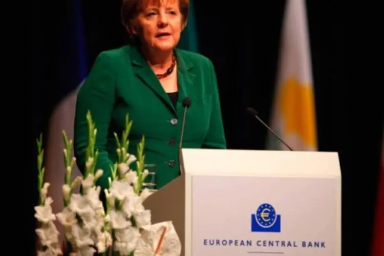 "Não haverá decisões definitivas amanhã (domingo) durante a reunião da Eurozona já que são negociações muito difíceis tecnicamente", disse Angela Merkel (Getty Images)
