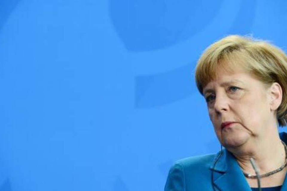 Merkel defende cooperação com EUA em Inteligência