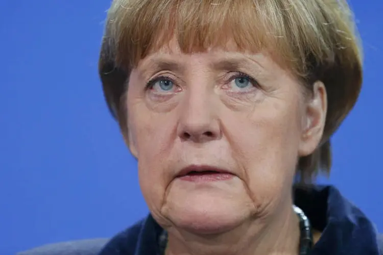 
	Merkel: chanceler declarou que Alemanha continuar&aacute; a apoiar Ucr&acirc;nia em termos econ&ocirc;micos e pol&iacute;ticos
 (Hannibal Hanschke/Reuters)