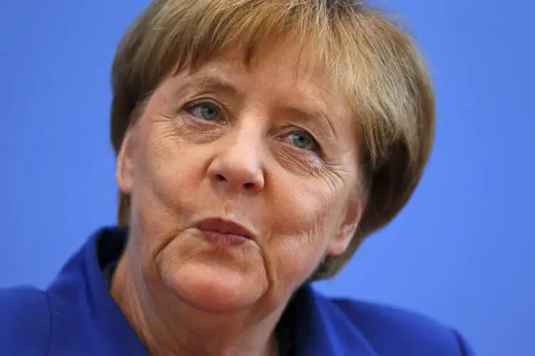 
	Angela Merkel: a chanceler acrescentou que a Alemanha continuar&aacute; a conceder prote&ccedil;&atilde;o &agrave;s pessoas que precisam
 (Hannibal Hanschke / Reuters)