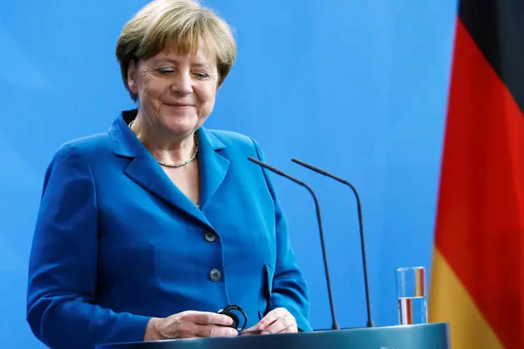 
	Angela Merkel: ela mostrou sua compreens&atilde;o com a &quot;especial preocupa&ccedil;&atilde;o&quot; irlandesa para a materializa&ccedil;&atilde;o dessa sa&iacute;da
 (Hannibal Hanschke / Reuters)