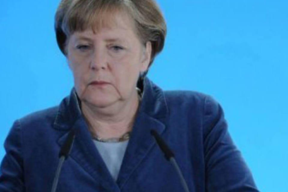 Merkel viaja à China para tratar crise da dívida europeia