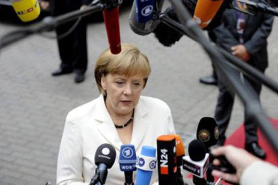 Merkel: não haverá "troika" para Espanha e Itália