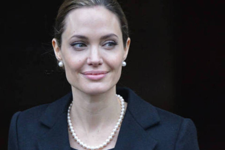 Estupro em zonas de guerra é evitável, diz Jolie ao G8