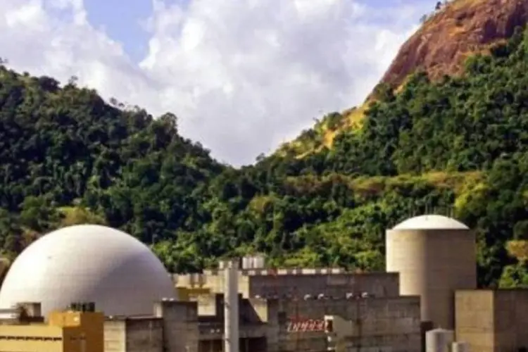 Usinas nucleares Angra I e Angra II, no Rio de Janeiro: Brasil tem ambicioso programa nuclear civil (.)