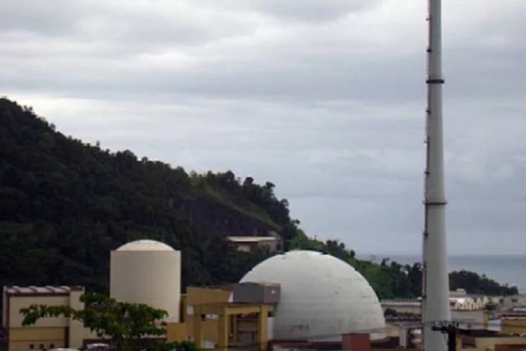 Angra 2 gerou em 2009 o suficiente para abastecer Belo Horizonte e Brasília, durante 1 ano, com energia elétrica (.)