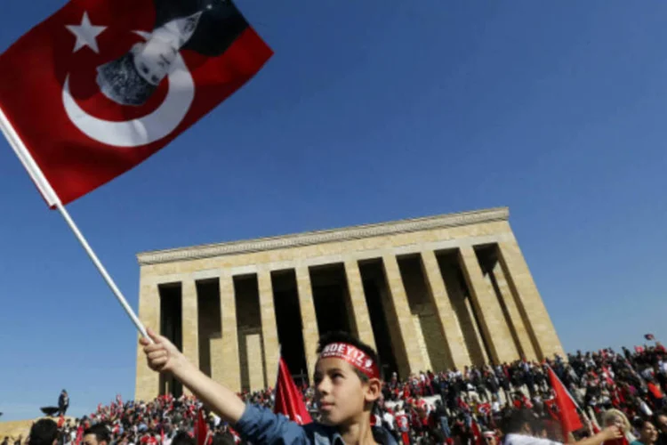 
	Turquia: sete economistas consultados pelo The Wall Street Journal haviam previsto um saldo negativo de US$ 4,94 bilh&otilde;es.
 (REUTERS/Umit Bektas)