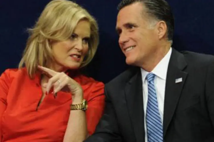 
	Candidato republicano Mitt Romney e sua mulher, Ann, na Conven&ccedil;&atilde;o Republicana de Tampa: Eastwood fez discurso pol&ecirc;mico
 (Robyn Beck/AFP)