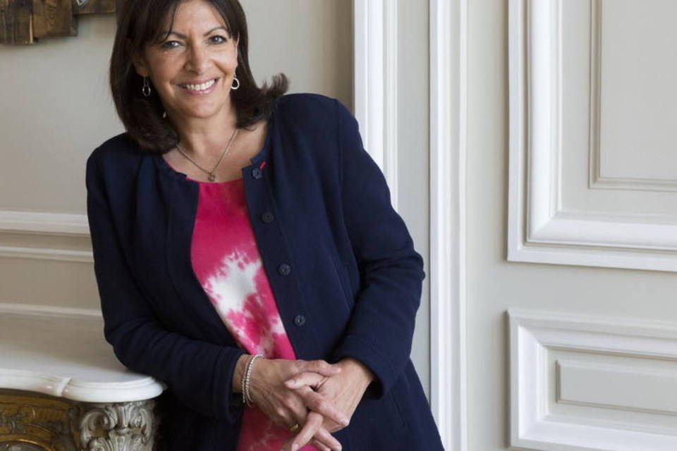 Creches facilitam trabalho da mulher em Paris, diz prefeita