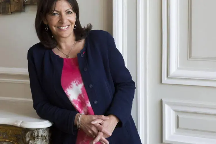 A prefeita de Paris, Anne Hidalgo: na cidade, 87% das mulheres em idade ativa trabalham, em parte graças a uma rede de centros de cuidado infantil (Christophe Morin/Bloomberg)