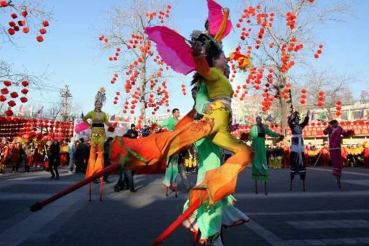 
	Ano novo chin&ecirc;s: as bolsas da China fecharam em alta, refletindo as esperan&ccedil;a dos investidores por um bom ano &agrave; frente
 (Feng Li/Getty Images)