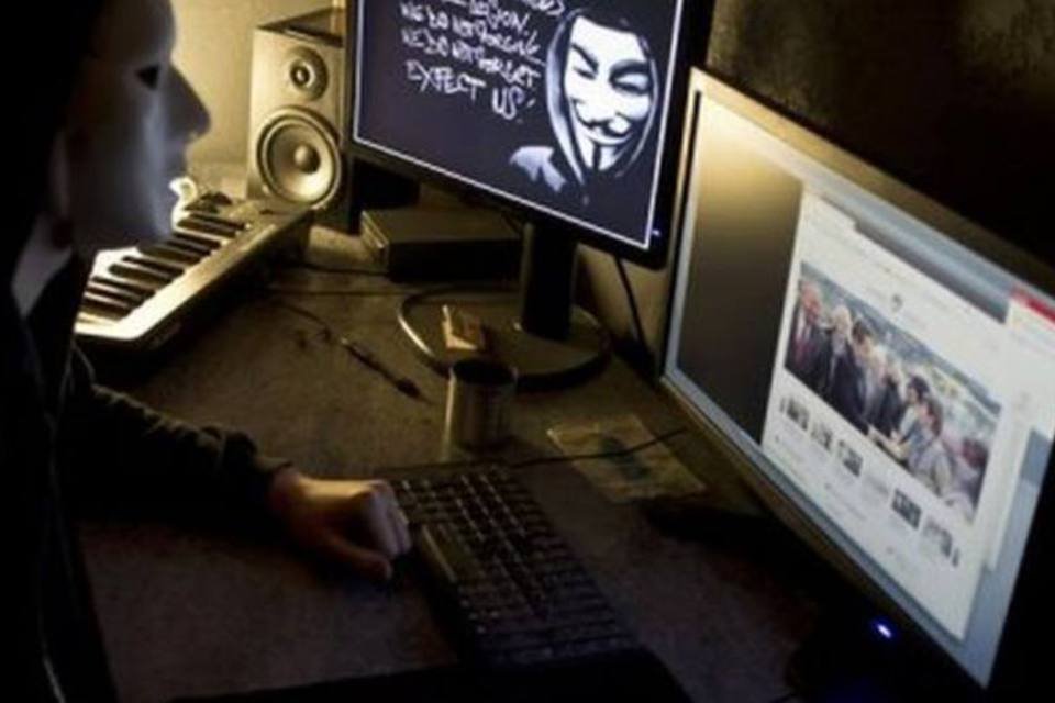 
	Anonymous: &quot;o portal ficou inst&aacute;vel todo o dia&quot;, admitiu o Minist&eacute;rio
 (Jean-Philippe Ksiazek/AFP)