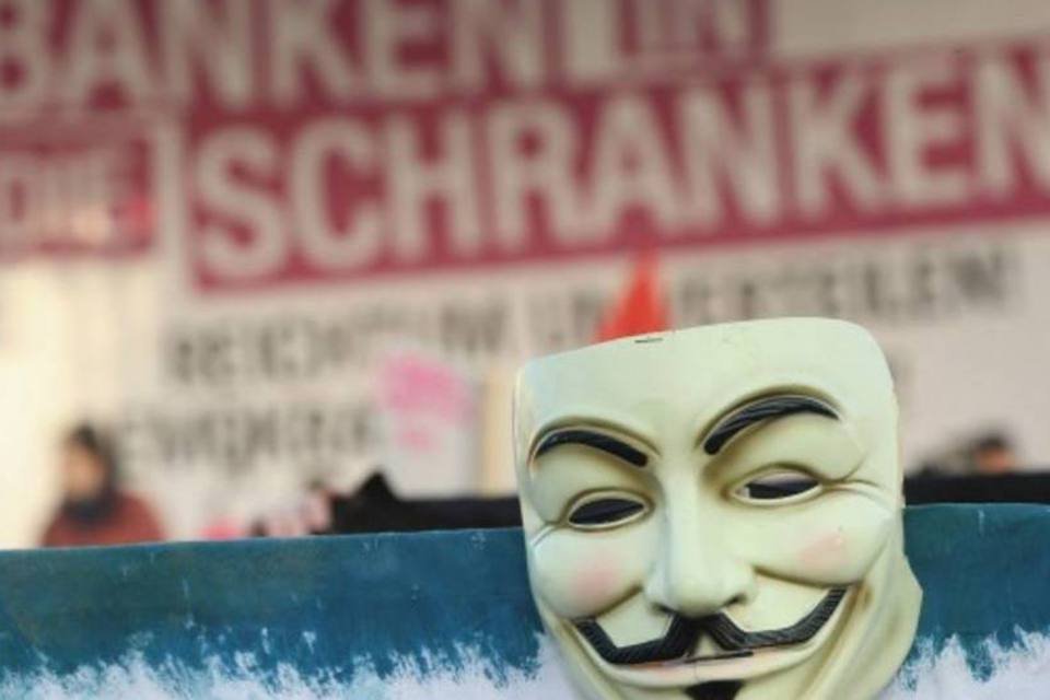 Vídeo do Anonymous ameaça atacar Facebook; Twitter desmente