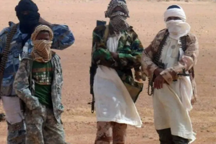 
	Rebeldes do grupo islamita Ansar Dine s&atilde;o vistos em Kidal, no Mali, em 7 de agosto
 (Romaric Ollo Hien/AFP)