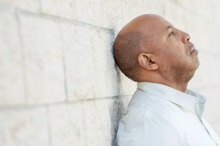 
	Depress&atilde;o: depress&atilde;o maior &eacute; uma das desordens mentais mais comuns e inclui sintomas como altera&ccedil;&otilde;es de humor, mudan&ccedil;as no sono, al&eacute;m de varia&ccedil;&otilde;es de apetite e fadiga
 (pixelheadphoto/Thinkstock)