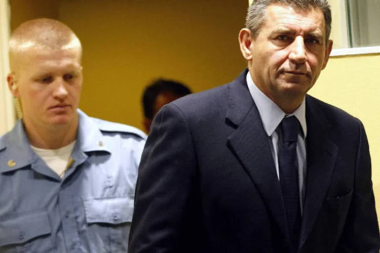 General Ante Gotovina foi inocentado depois de ter sido condenado por ataques a hospitais e outras instituições civis (Bas Czerwinski/Reuters)