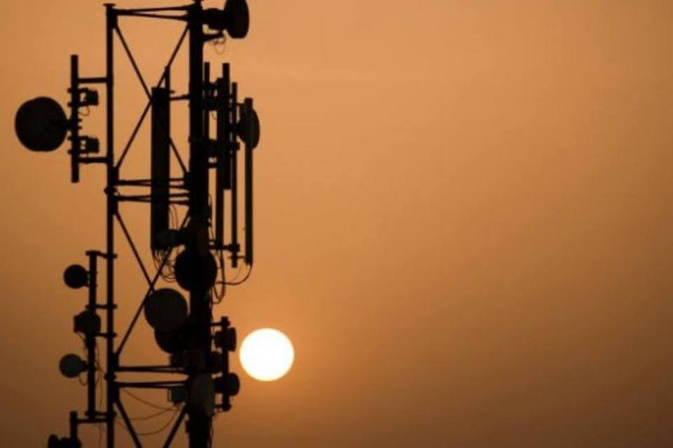Governo vê investimentos de R$100 bi em redes de telecom