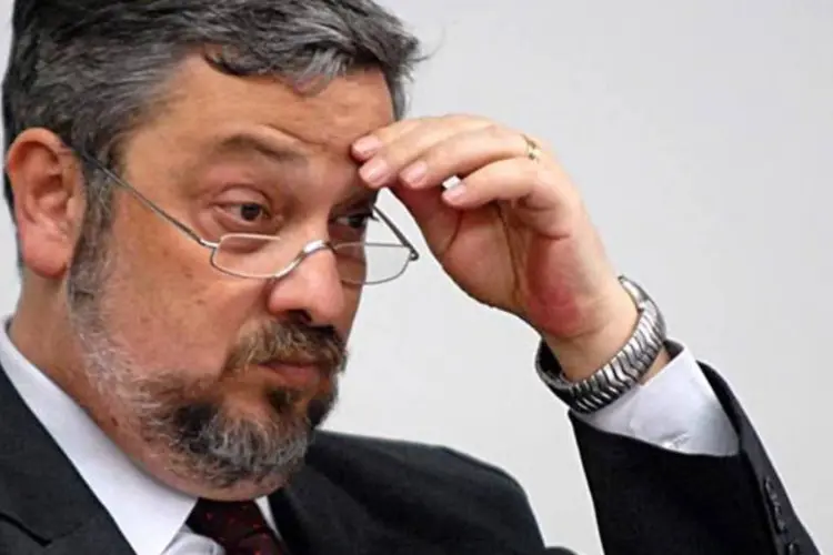 
	Antonio Palocci: o ex-diretor da Petrobras disse que, em 2010, Youssef o procurou dizendo que Palocci lhe pediu R$ 2 milh&otilde;es para a campanha de Dilma
 (Renato Araújo/Agência Brasil)