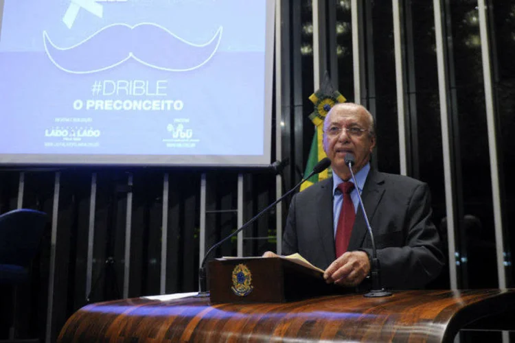 
	O senador Ant&ocirc;nio Carlos Valadares (PSB-SE): &quot;votamos hoje sim, pelo impeachment&quot;
 (Jefferson Rudy/Agência Senado)
