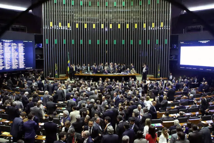 Câmara dos Deputados em sessão de votação das chapas que pretendem compor a Comissão Especial que dará parecer sobre impeachment da presidente Dilma Rousseff (Antonio Augusto/Câmara dos Deputados)