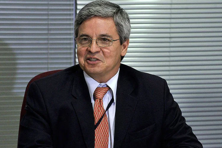 
	Ant&ocirc;nio Gustavo Rodrigues: &quot;se eu virar corrupto de um dia para o outro e depositar R$ 10 mil na minha conta, como &eacute; que o banco vai descobrir?&quot;, questionou
 (Agência Brasil)