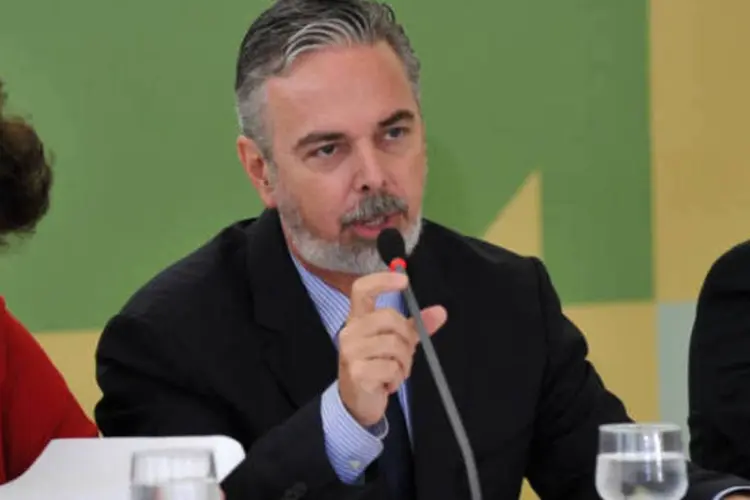 
	Antonio Patriota: a&quot;remo&ccedil;&atilde;o&quot;&nbsp;do cargo como c&ocirc;nsul em Sydney e seu retorno ao minist&eacute;rio em Bras&iacute;lia a um cargo n&atilde;o determinado foi confirmada em um decreto assinado pelo chanceler Antonio Patriota.
 (Antonio Cruz/ABr)