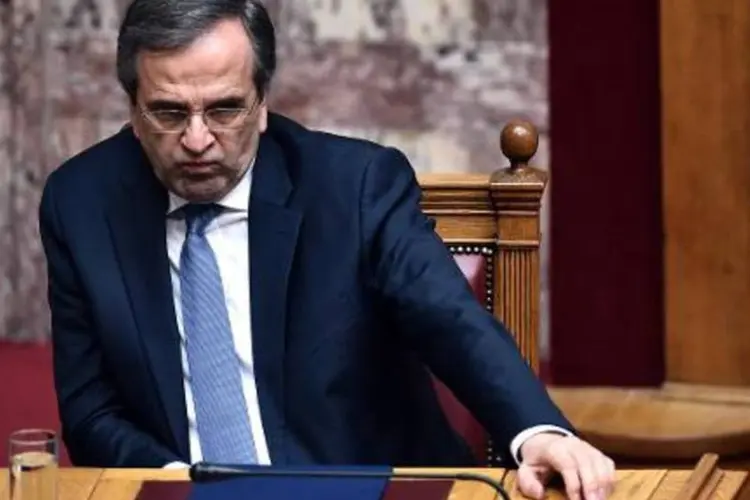 Antonis Samaras no Parlamento em Atenas: dissolução ocorre três dias após o fracasso do Parlamento em eleger um novo presidente da República (Aris Messinis/AFP)