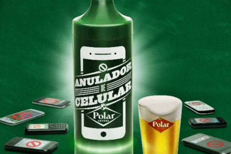 Desenvolvido em uma impressora 3D em resina semitransparente, o porta-garrafa foi patenteado pela agência Paim, parceira da Polar para a criação do anulador (Divulgação)