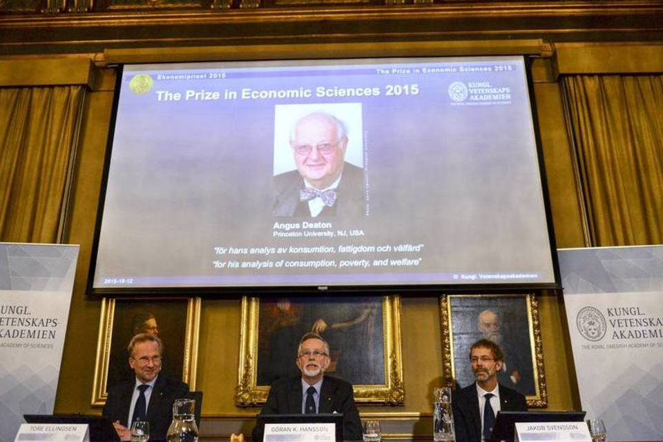 Britânico Angus Deaton ganha Nobel de Economia